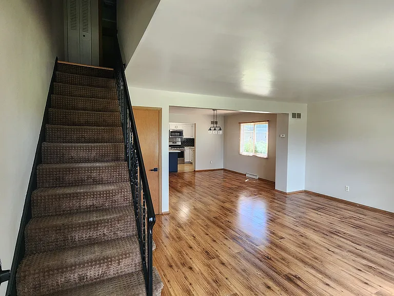 303 Michigan Ave #B — Photo 1