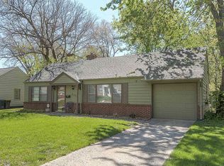 2319 W 76th St, Prairie Village, KS 66208