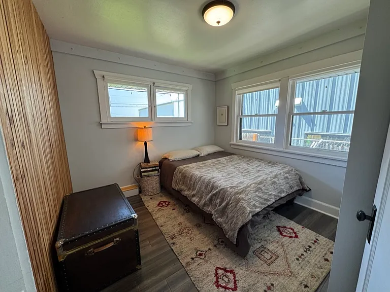 1010 E Elm Ave — Photo 17
