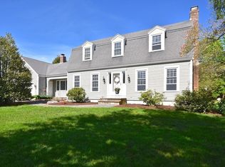 12 Hitching Post Rd, Mattapoisett, MA 02739