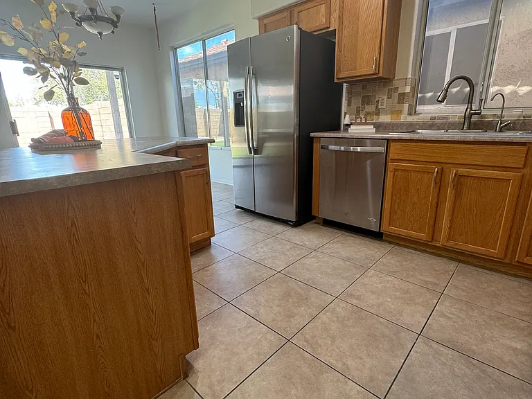3206 E Kristal Way — Photo 6