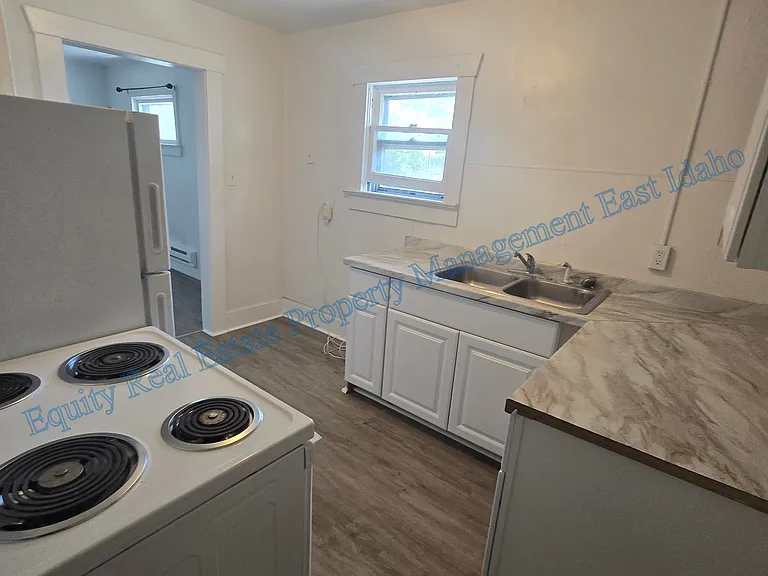 815 E Clark St #5 — Photo 12