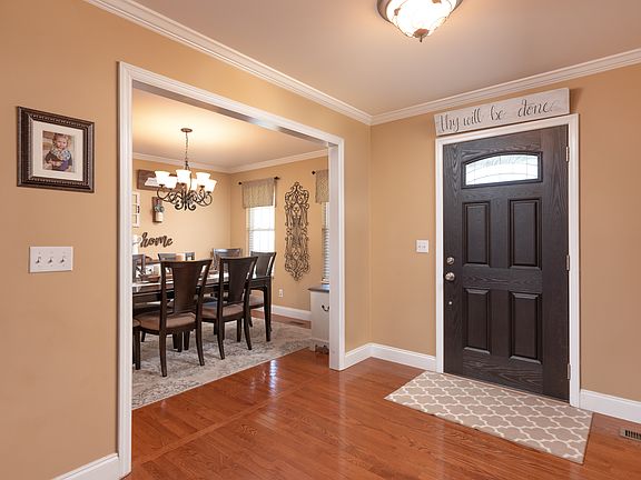 4th image of 216 Thoroughbred Dr NW