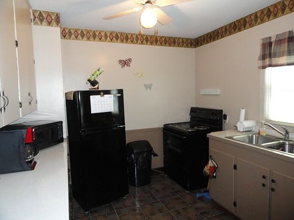 4th image of 642 Dalton St