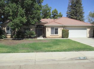 150 E Aspen Dr, Reedley, CA 93654