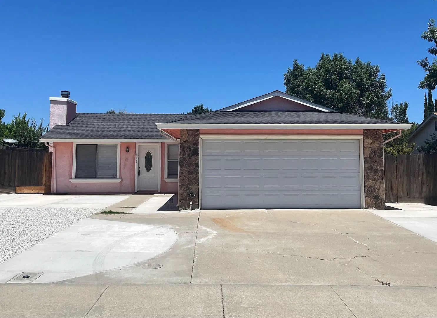 Beautiful Tracy Home! — Photo 1