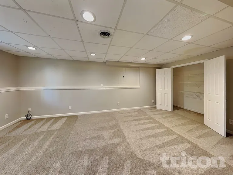 547 Horseshoe Cir — Photo 14