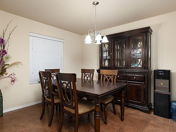 2nd image of 3827 Alvarado St
