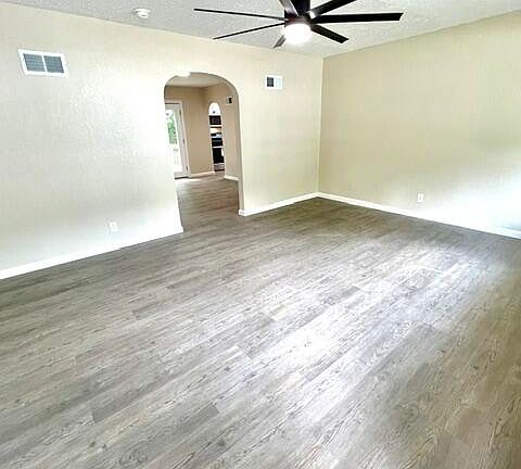 2nd image of 1607 N Kentwood Avenue