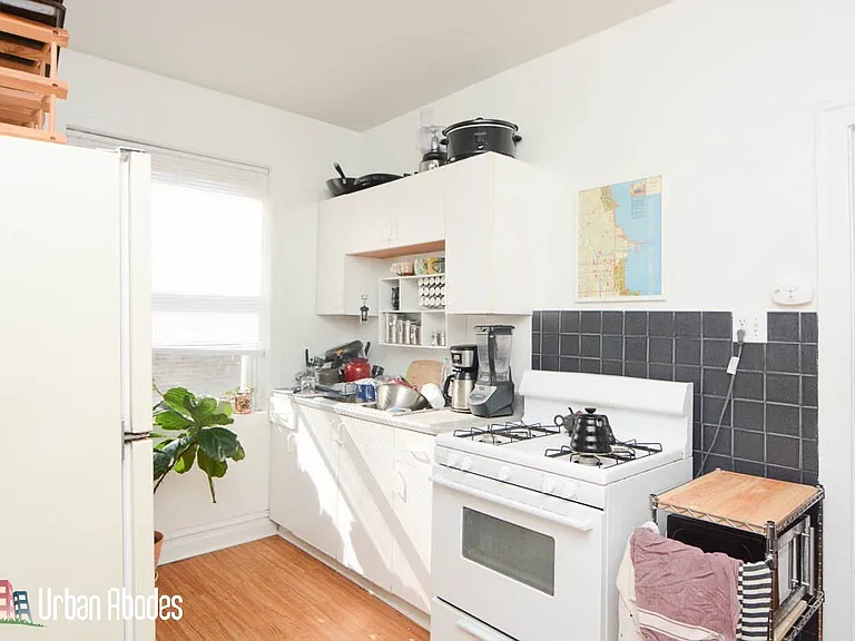 1933 W Crystal St #2AC — Photo 7