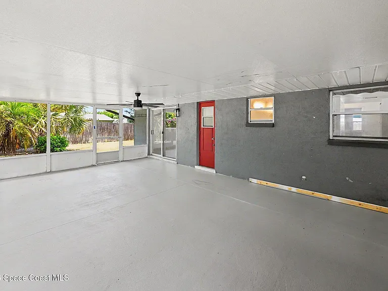 2292 Lakeview Dr — Photo 14