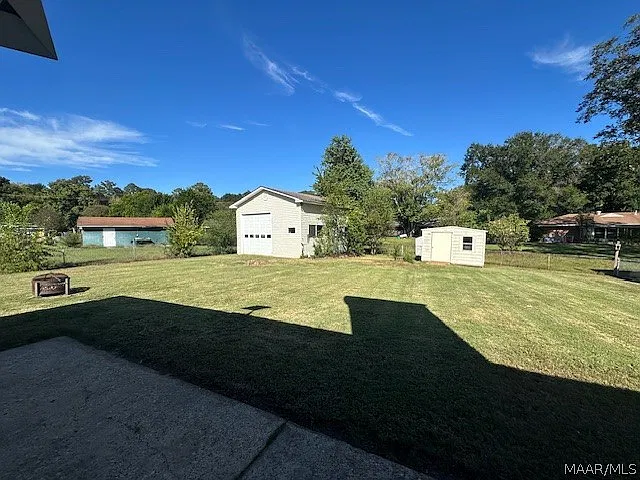 4 bed, 2.0 bath, 1868 sqft, $1,995 — Photo 4