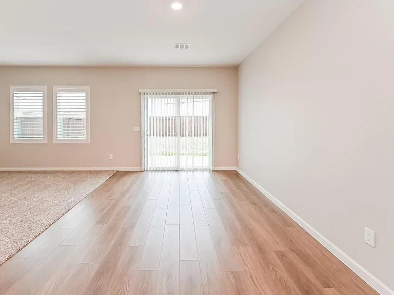 10080 Pappas Dr — Photo 2