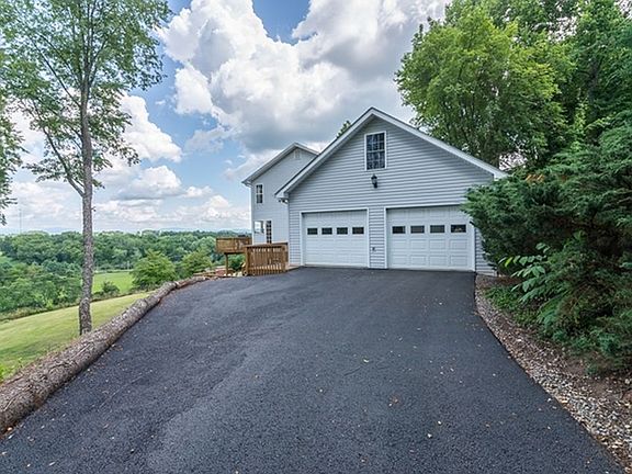 4th image of 276 Sunset Dr