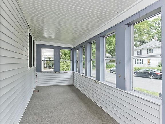 3rd image of 18 Dickinson St