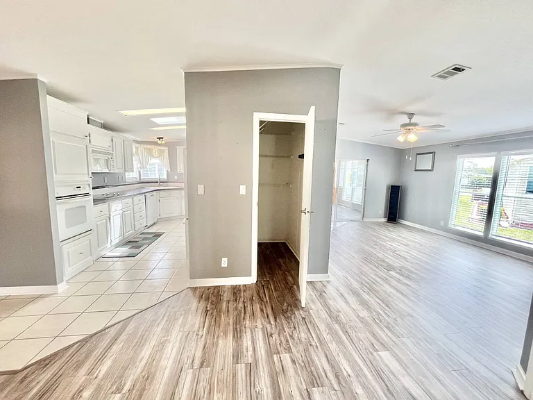 5498 Crane Feather Dr — Photo 10