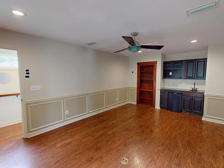 311 Junius St — Photo 44