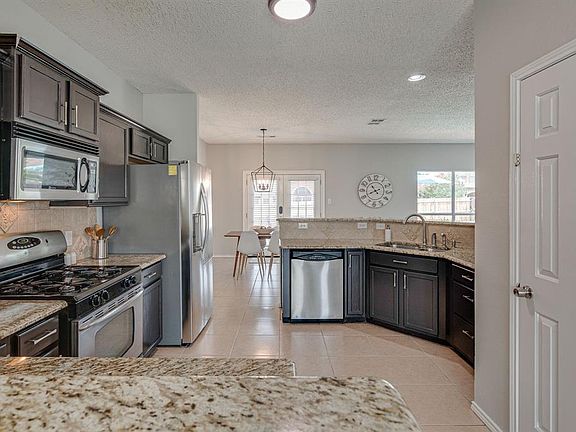 5th image of 6878 Danieldale Dr