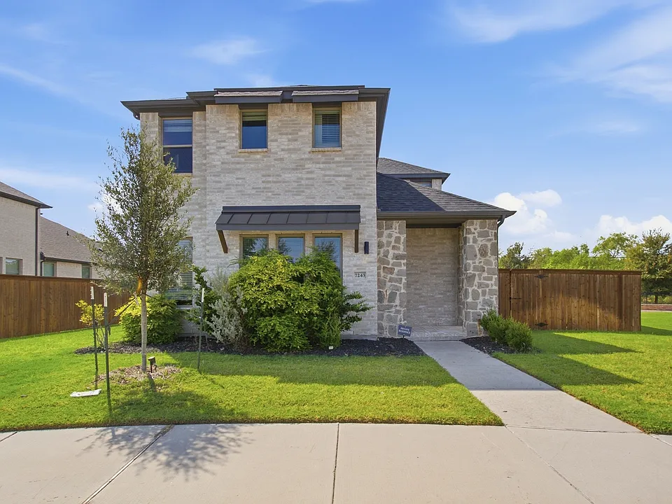 7243 Zachery Dr
