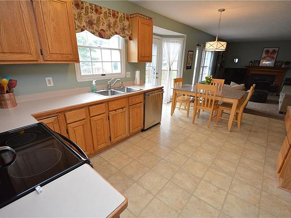 2nd image of 268 Hartsville Ln