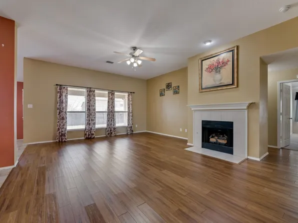 315 Red Oak Ct, Forney, TX 75126