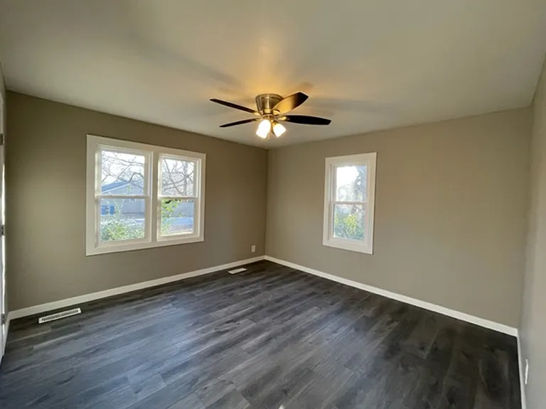 1213 E Wayland St — Photo 9
