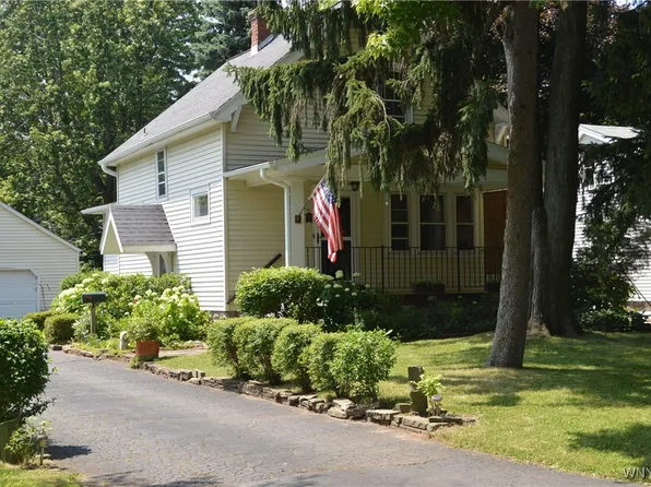 45 Richfield Rd, Williamsville, NY 14221