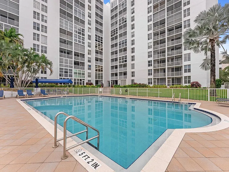 1391 S Ocean Blvd #906 — Photo 23