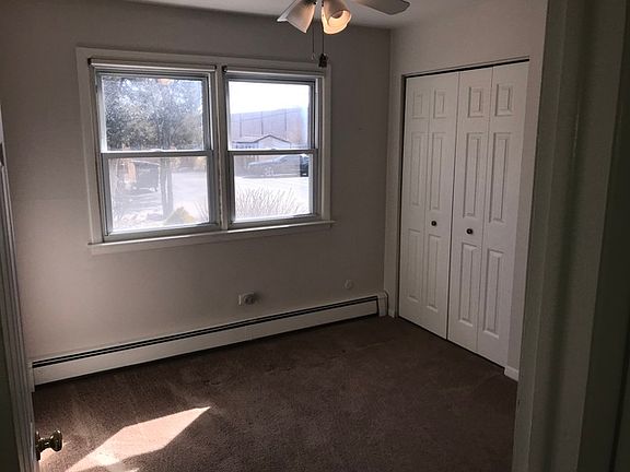 5th image of 516 Lincoln Ln APT 1S