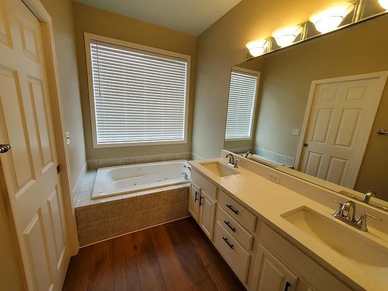1203 NE 161st Ct — Photo 38