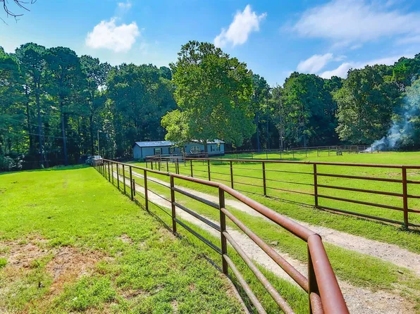 1325 Boggy Rd, Waskom, TX 75692