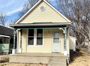 1018 Osage St, Leavenworth, KS 66048