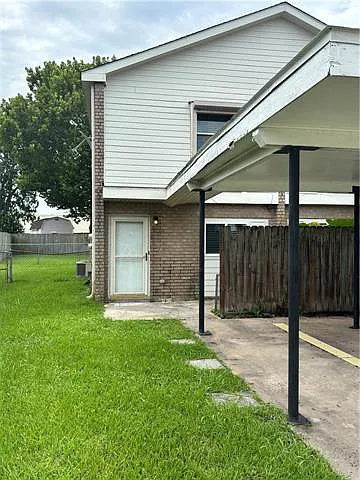 8600 International Ct — Photo 2