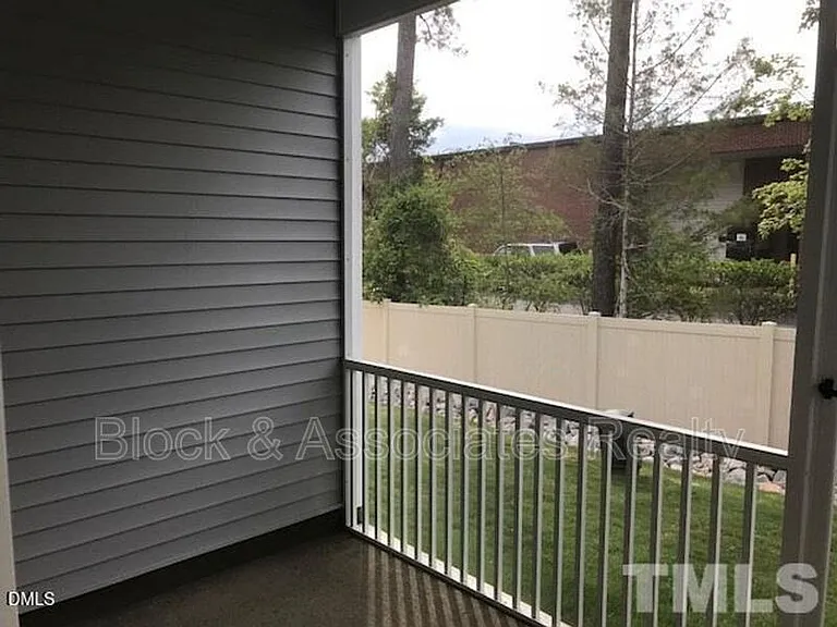 6039 Beale Loop — Photo 5