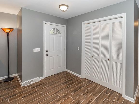 3rd image of 4059 Westover Dr
