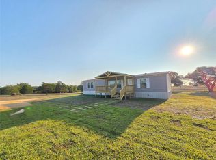 1065 E Old Hallettsville Rd, Flatonia, TX 78941