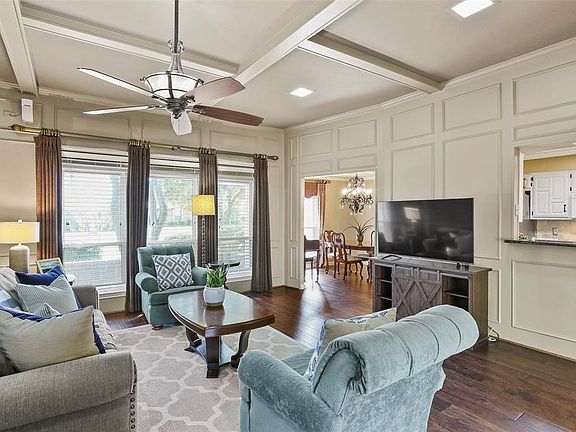 5th image of 2217 Teakwood Ln