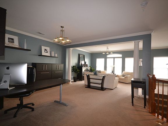 4th image of 2484 Eastbourne Dr #315
