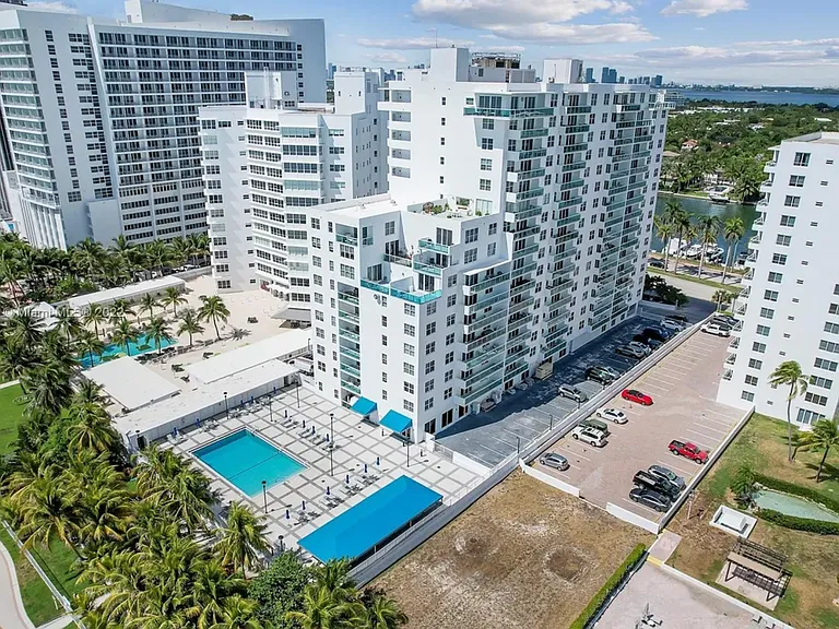 5001 Collins Ave #1K — Photo 21