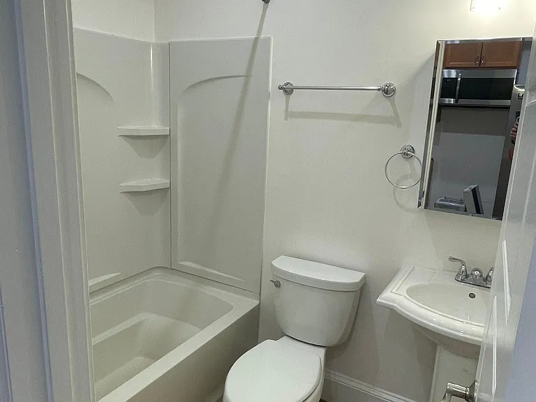 7500 Main St #B — Photo 8
