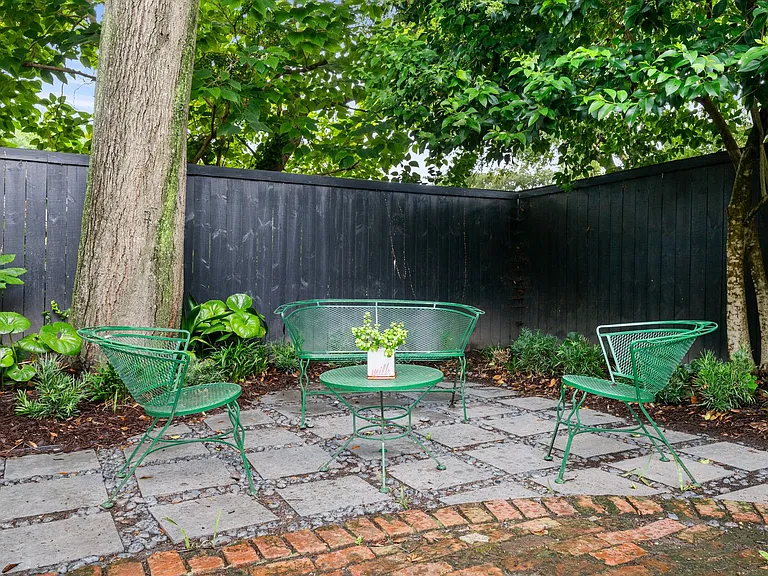 559 Rutledge Ave — Photo 4