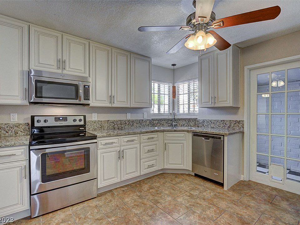 1st image of 1046 Bracken Ave