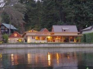 8725 Randall Dr NW, Gig Harbor, WA 98332