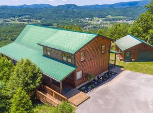 3158 Smokies Edge Rd, Pigeon Forge, TN 37862