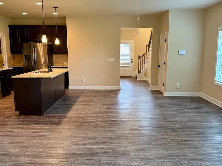 104 Armory Creek Dr — Photo 3
