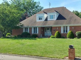 2407 Driftwood Rd, Bloomington, IL 61704