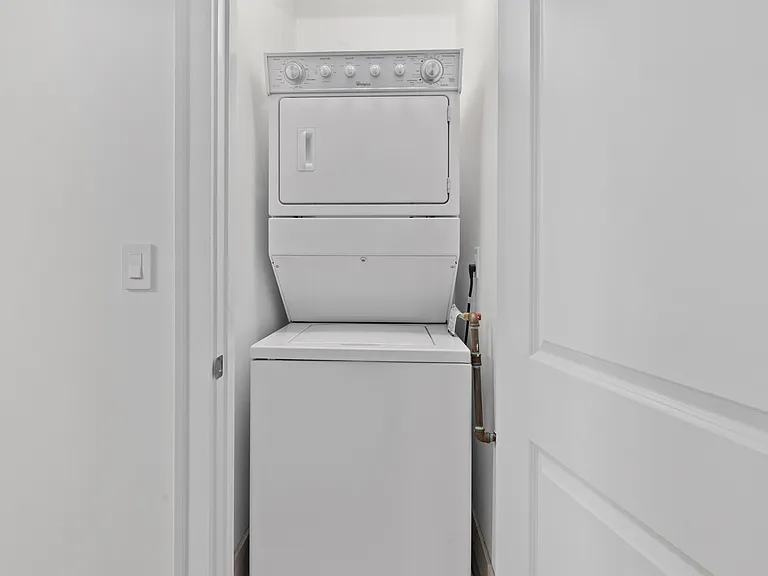 1400 Van Dyke St #307 — Photo 17