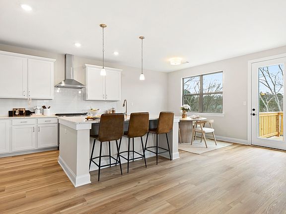 3rd image of 6945 Mercedes Ln