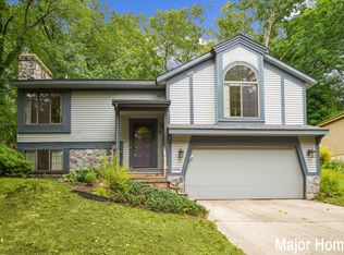 1312 Gladstone Dr SE, Grand Rapids, MI