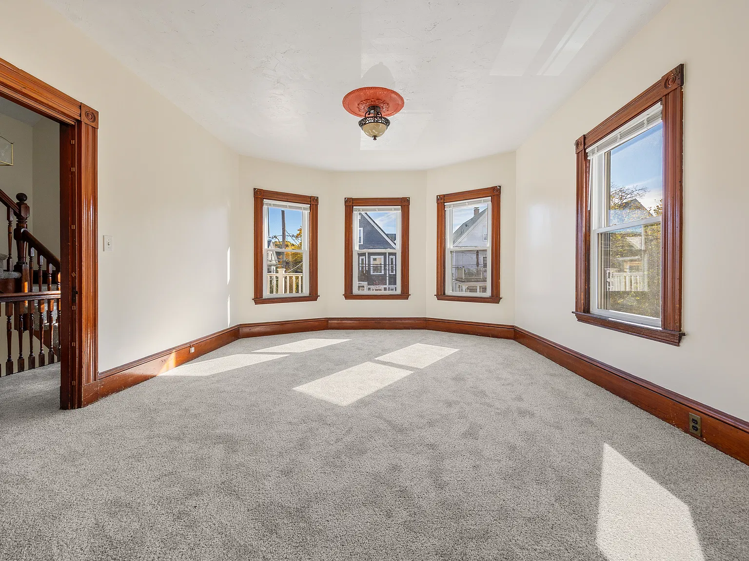 3 bed, 1300 sqft, $3,350 — Photo 2